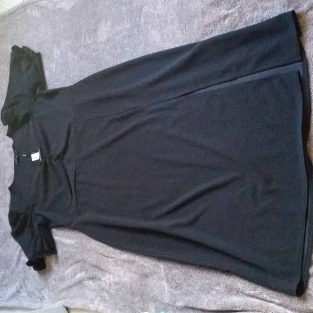 Pretty Little Thing black puff sleeve midi dress NWT